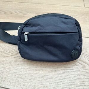 Vuori Fanny pack black